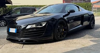 Audi R8 allestimento Full Carbonio