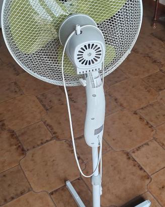 Ventilatore da terra bianco e verde