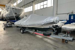 Gommone con carrello