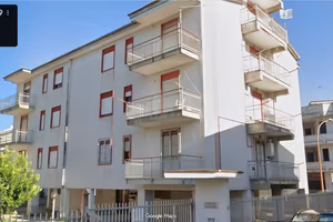 Intero fabbricato 6 appartamenti + 2 depositi