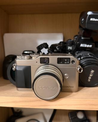 Contax G1 con obiettivo contax 45mm