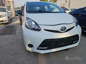 TOYOTA AYGO 1.0 BENZINA CONNECT STRAFULL