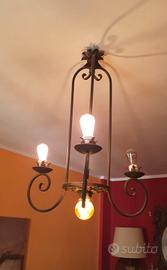 Lampadario in ferro battuto 