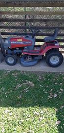 Trattore taglia erba idrostatico