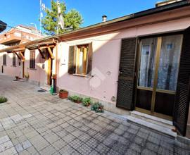 CASA SEMINDIPENDENTE A SPOLETO