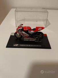 Modellino MotoGP Yamaha Marco Melandri numero 33