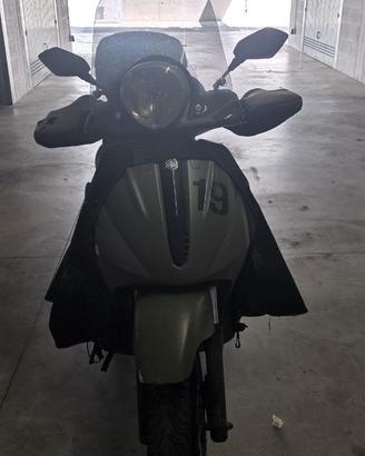 PIAGGIO BEVERLY 500 – ANNO 2003 – BAULETTO + ACCES