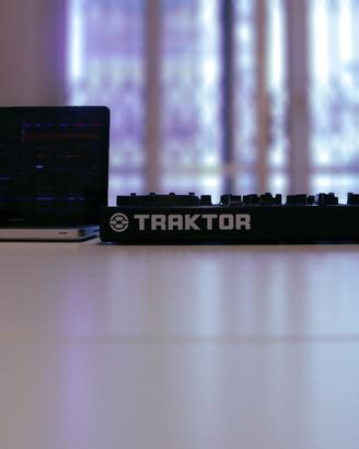 Traktor S4 MK1 + MacBook Pro 13 16GB 1TB SSD