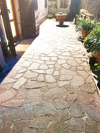 Borgo S Lorenzo 6 vani resede cantina p auto