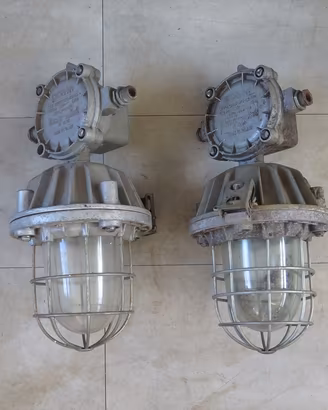 LAMPADA INDUSTRIALE da BUNKER HANGAR