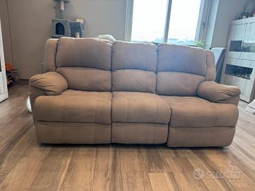 Divano Barbados 3 posti con due recliner elettrici
