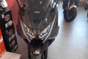 Kymco ak 550