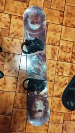 tavola snowboard con attacchi 
