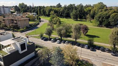 Vista aperta sul Parco Bolasco, luce e spazi da vi