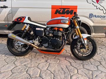 Thruxton 900