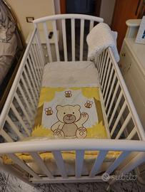Lettino, materasso, paracolpi e corredino completo