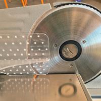 Affettatrice Clatronic elettrica