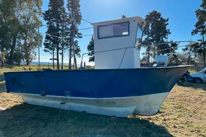 Barca in vetro resina cabinata con motore da 80cv