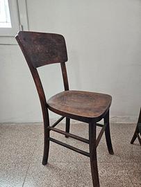 Antica sedia in legno 