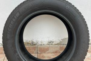 4 gomme Mchelin Crossclimate 185/65 R15 92T usate