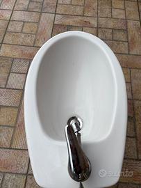 Bidet, gabinetto e lavandino