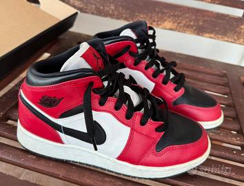 Air jordan 1 mid gs rosse bianche e nere