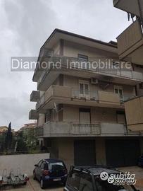 Appartamento 4vani con garage a Piedimonte Etneo