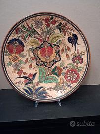 Grande piatto in terracotta decorata