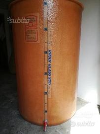 Tino, contenitore, botte enologico in vetroresina