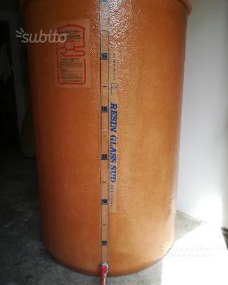 Tino, contenitore, botte enologico in vetroresina