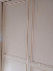 Armadio con ante scorrevoli