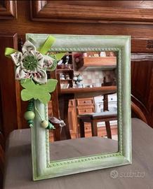 Specchio verde fatto a mano
