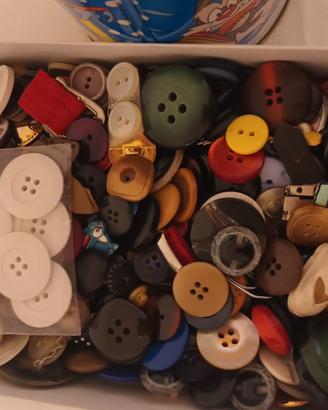 lotto bottoni varie grandezze vari colori