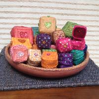 Stock di scatoline in paglia 100pezzi misti