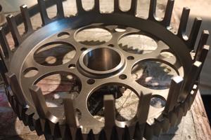 vedo campana frizione e disco anteriore 