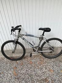 Bicicletta MTB Giant