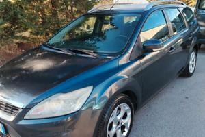 Ford Focus Station Wagon 1.6 tdci Titanium 110cv23