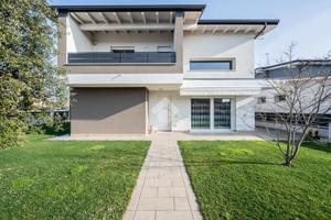 VILLA SINGOLA A SUZZARA