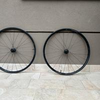 Ruote Bontrager Paradigm Comp 25 TLR Disc