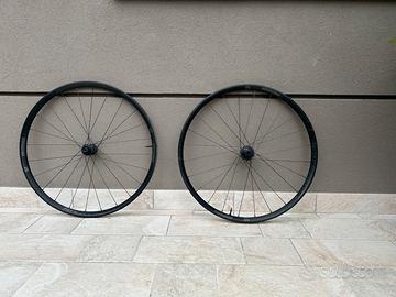 Ruote Bontrager Paradigm Comp 25 TLR Disc