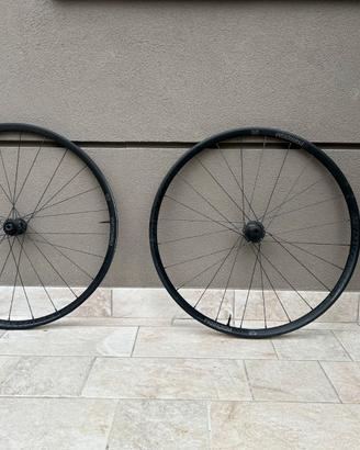 Ruote Bontrager Paradigm Comp 25 TLR Disc