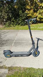 Monopattino Elettrico Ninebot Segway GD30 2
