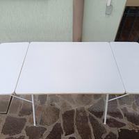 tavolino pieghevole e portatile da campeggio 
