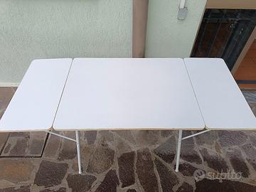 tavolino pieghevole e portatile da campeggio 