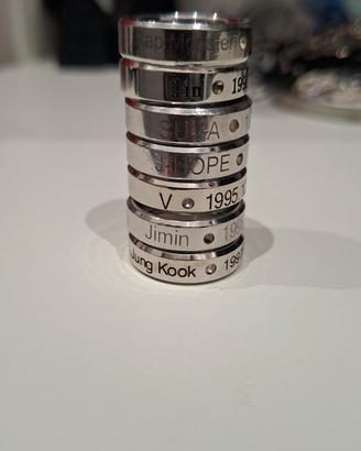 collane anelli e porta fotocard BTS 