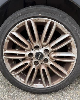 Gomme auto