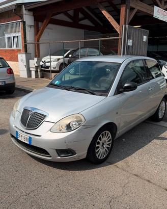 Lancia Ypsilon 1.3 MJT 75 CV Platinum