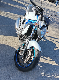 Suzuki sfv gladius 650cc 6000km