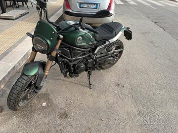 Benelli Leoncino 800 trail