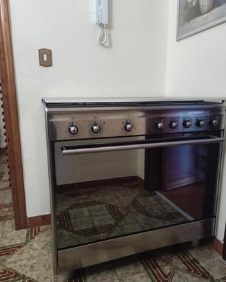 Cucina SMEG a gas 5 fuochi 
